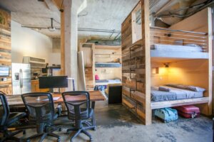 PodShare - Hostel / expedia.com